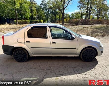 Рено Логан 2011 в Кривом Роге на Automoto.ua Серый Рено Логан, объемом двигателя 1.4 л и пробегом 193 тыс. км за 4200 $, фото 1 на Automoto.ua