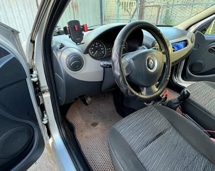 Рено Логан 2011 в Кривом Роге на Automoto.ua Серый Рено Логан, объемом двигателя 1.4 л и пробегом 193 тыс. км за 4200 $, фото 11 на Automoto.ua