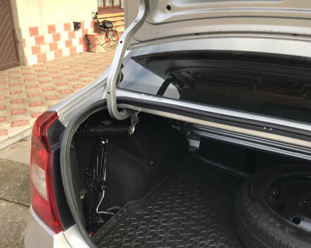 Серый Рено Логан, объемом двигателя 1.6 л и пробегом 108 тыс. км за 6700 $, фото 8 на Automoto.ua