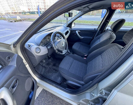 Рено Логан 2011 в Черкассах на Automoto.ua Серый Рено Логан, объемом двигателя 1.39 л и пробегом 97 тыс. км за 5800 $, фото 14 на Automoto.ua