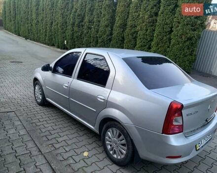 Рено Логан 2011 в Хмельницком на Automoto.ua Серый Рено Логан, объемом двигателя 1.6 л и пробегом 500 тыс. км за 4500 $, фото 1 на Automoto.ua