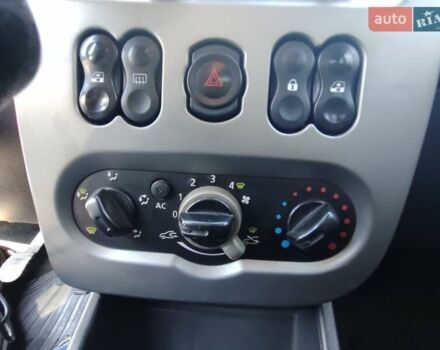 Серый Рено Логан, объемом двигателя 1.39 л и пробегом 351 тыс. км за 5500 $, фото 6 на Automoto.ua