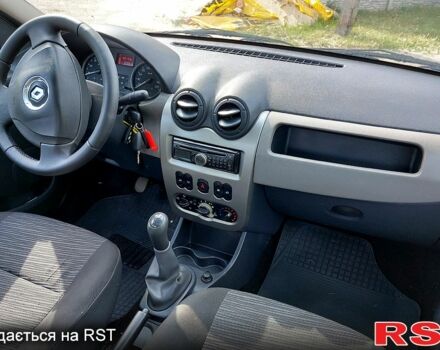 Серый Рено Логан, объемом двигателя 1.5 л и пробегом 200 тыс. км за 4999 $, фото 2 на Automoto.ua