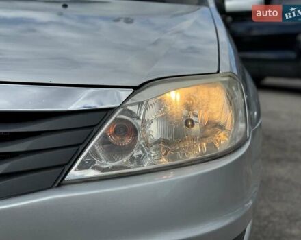 Рено Логан 2012 в Виннице на Automoto.ua Серый Рено Логан, объемом двигателя 1.6 л и пробегом 263 тыс. км за 5790 $, фото 4 на Automoto.ua