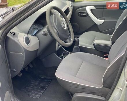 Серый Рено Логан, объемом двигателя 1.6 л и пробегом 119 тыс. км за 4400 $, фото 12 на Automoto.ua