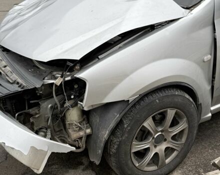 Серый Рено Логан, объемом двигателя 1.5 л и пробегом 119 тыс. км за 1800 $, фото 2 на Automoto.ua