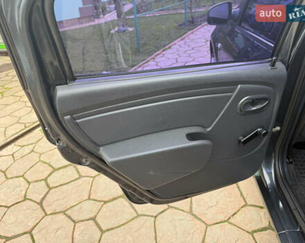 Серый Рено Логан, объемом двигателя 1.6 л и пробегом 115 тыс. км за 5950 $, фото 44 на Automoto.ua