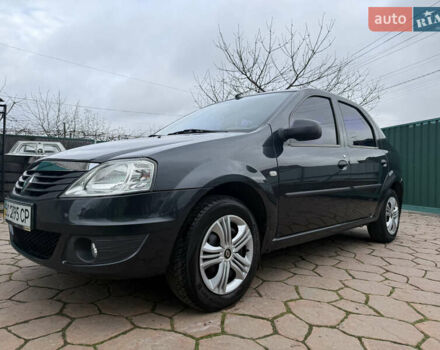 Серый Рено Логан, объемом двигателя 1.6 л и пробегом 115 тыс. км за 5950 $, фото 5 на Automoto.ua