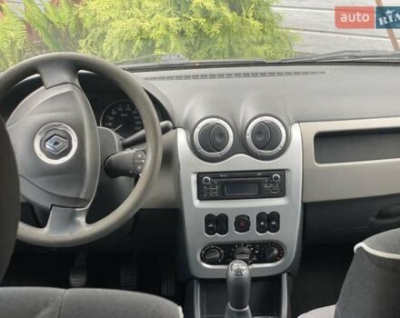 Серый Рено Логан, объемом двигателя 1.6 л и пробегом 119 тыс. км за 4400 $, фото 8 на Automoto.ua