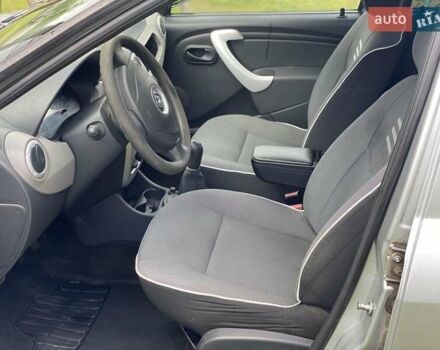 Серый Рено Логан, объемом двигателя 1.6 л и пробегом 119 тыс. км за 4400 $, фото 9 на Automoto.ua