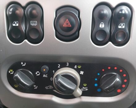 Серый Рено Логан, объемом двигателя 1.5 л и пробегом 148 тыс. км за 4950 $, фото 20 на Automoto.ua