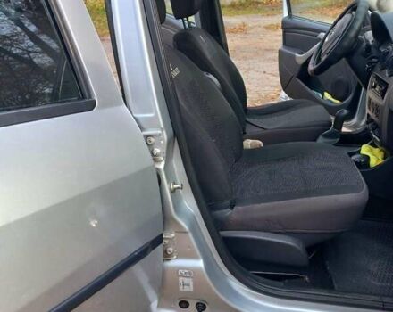 Серый Рено Логан, объемом двигателя 1.39 л и пробегом 95 тыс. км за 5300 $, фото 7 на Automoto.ua