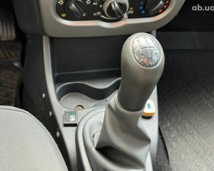 Серый Рено Логан, объемом двигателя 1.6 л и пробегом 263 тыс. км за 5790 $, фото 28 на Automoto.ua