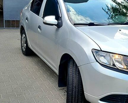 Рено Логан 2014 в Глухове на Automoto.ua Серый Рено Логан, объемом двигателя 1.1 л и пробегом 270 тыс. км за 5300 $, фото 3 на Automoto.ua