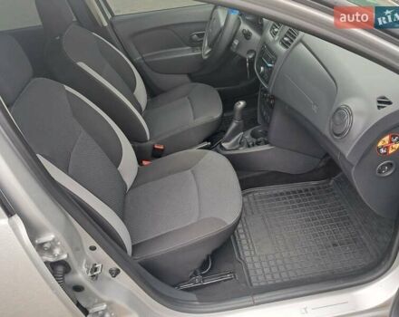 Рено Логан 2014 в Хмельницком на Automoto.ua Серый Рено Логан, объемом двигателя 1.15 л и пробегом 35 тыс. км за 7200 $, фото 11 на Automoto.ua