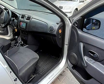 Рено Логан 2014 в Глухове на Automoto.ua Серый Рено Логан, объемом двигателя 1.1 л и пробегом 270 тыс. км за 5300 $, фото 9 на Automoto.ua
