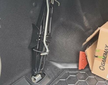 Рено Логан 2014 в Хмельницком на Automoto.ua Серый Рено Логан, объемом двигателя 1.15 л и пробегом 35 тыс. км за 7200 $, фото 14 на Automoto.ua