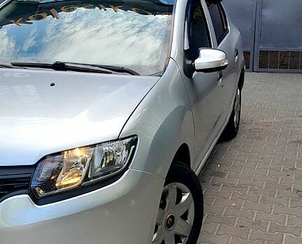 Рено Логан 2014 в Глухове на Automoto.ua Серый Рено Логан, объемом двигателя 1.1 л и пробегом 270 тыс. км за 5300 $, фото 2 на Automoto.ua