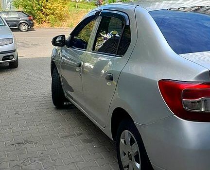 Рено Логан 2014 в Глухове на Automoto.ua Серый Рено Логан, объемом двигателя 1.1 л и пробегом 270 тыс. км за 5300 $, фото 11 на Automoto.ua