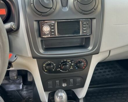 Серый Рено Логан, объемом двигателя 1.1 л и пробегом 58 тыс. км за 5500 $, фото 14 на Automoto.ua