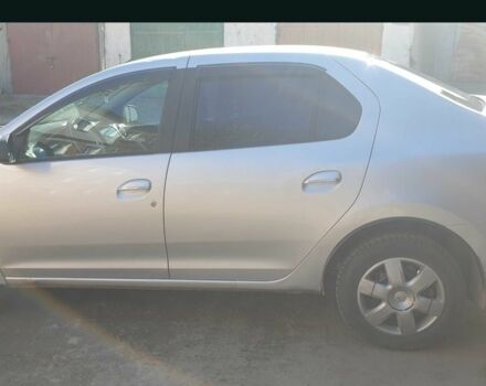 Серый Рено Логан, объемом двигателя 1.5 л и пробегом 250 тыс. км за 3500 $, фото 2 на Automoto.ua