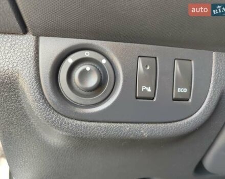 Серый Рено Логан, объемом двигателя 1.5 л и пробегом 172 тыс. км за 7300 $, фото 3 на Automoto.ua