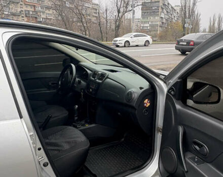 Сірий Рено Логан, об'ємом двигуна 1.15 л та пробігом 300 тис. км за 3800 $, фото 6 на Automoto.ua