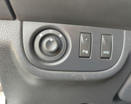 Рено Логан 2016 в Синельниковом на Automoto.ua Серый Рено Логан, объемом двигателя 1.5 л и пробегом 172 тыс. км за 7300 $, фото 3 на Automoto.ua