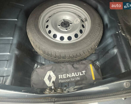 Сірий Рено Логан, об'ємом двигуна 1.46 л та пробігом 80 тис. км за 10000 $, фото 14 на Automoto.ua