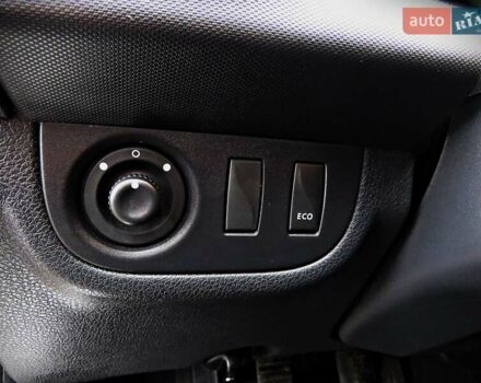 Серый Рено Логан, объемом двигателя 0.9 л и пробегом 148 тыс. км за 6000 $, фото 5 на Automoto.ua