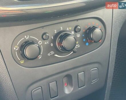 Серый Рено Логан, объемом двигателя 1 л и пробегом 78 тыс. км за 8999 $, фото 17 на Automoto.ua