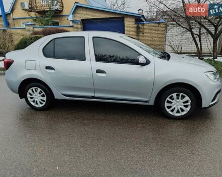 Серый Рено Логан, объемом двигателя 1 л и пробегом 116 тыс. км за 6300 $, фото 4 на Automoto.ua