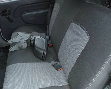 Сірий Рено Логан, об'ємом двигуна 1.6 л та пробігом 257 тис. км за 4200 $, фото 15 на Automoto.ua