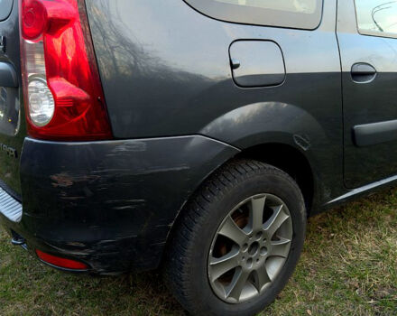 Сірий Рено Логан, об'ємом двигуна 1.6 л та пробігом 270 тис. км за 5300 $, фото 4 на Automoto.ua