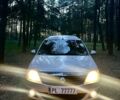 Сірий Рено Логан, об'ємом двигуна 1.6 л та пробігом 163 тис. км за 5300 $, фото 2 на Automoto.ua