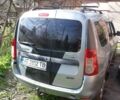 Серый Рено Логан, объемом двигателя 1.6 л и пробегом 300 тыс. км за 3800 $, фото 3 на Automoto.ua