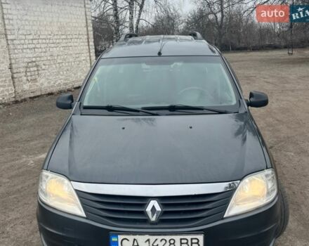 Серый Рено Логан, объемом двигателя 1.6 л и пробегом 258 тыс. км за 5200 $, фото 2 на Automoto.ua