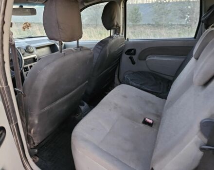 Серый Рено Логан, объемом двигателя 0 л и пробегом 404 тыс. км за 2550 $, фото 9 на Automoto.ua