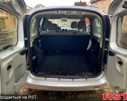 Серый Рено Логан, объемом двигателя 1.6 л и пробегом 138 тыс. км за 6350 $, фото 6 на Automoto.ua