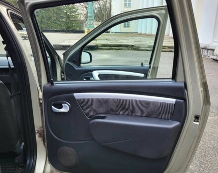 Сірий Рено Логан, об'ємом двигуна 1.6 л та пробігом 146 тис. км за 5900 $, фото 18 на Automoto.ua