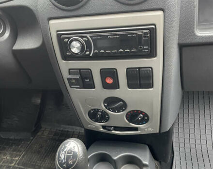 Серый Рено Логан, объемом двигателя 1.6 л и пробегом 227 тыс. км за 5100 $, фото 11 на Automoto.ua