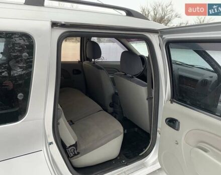 Серый Рено Логан, объемом двигателя 1.6 л и пробегом 710 тыс. км за 4200 $, фото 6 на Automoto.ua