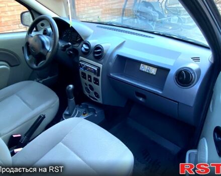 Серый Рено Логан, объемом двигателя 1.6 л и пробегом 138 тыс. км за 6350 $, фото 5 на Automoto.ua