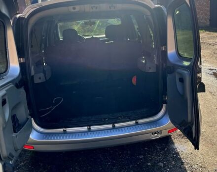 Серый Рено Логан, объемом двигателя 1.6 л и пробегом 267 тыс. км за 5500 $, фото 7 на Automoto.ua