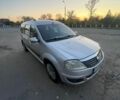 Серый Рено Логан, объемом двигателя 1.6 л и пробегом 330 тыс. км за 3750 $, фото 1 на Automoto.ua