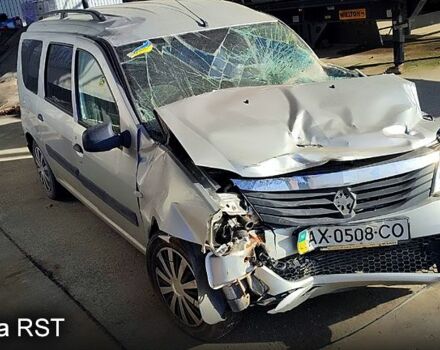 Серый Рено Логан, объемом двигателя 1.5 л и пробегом 202 тыс. км за 1400 $, фото 5 на Automoto.ua