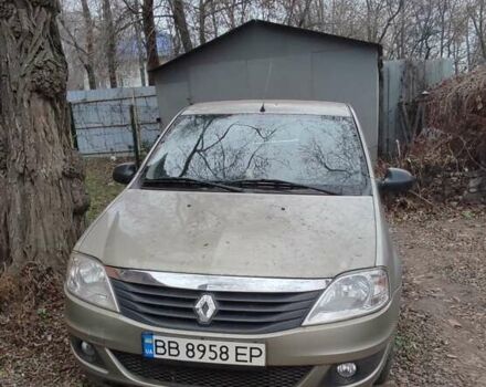 Серый Рено Логан, объемом двигателя 1.6 л и пробегом 70 тыс. км за 5000 $, фото 1 на Automoto.ua