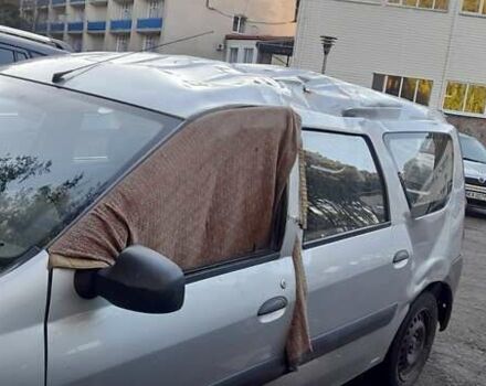 Серый Рено Логан, объемом двигателя 1.6 л и пробегом 119 тыс. км за 3200 $, фото 1 на Automoto.ua