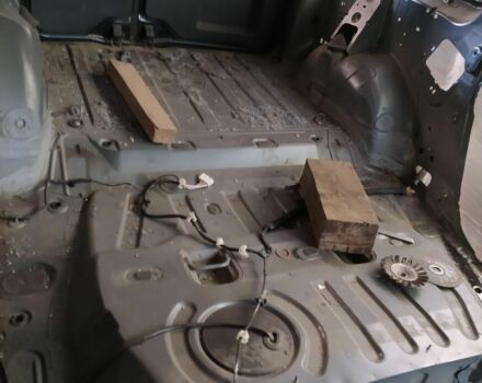 Серый Рено Логан, объемом двигателя 1.6 л и пробегом 76 тыс. км за 2200 $, фото 13 на Automoto.ua