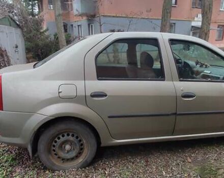 Серый Рено Логан, объемом двигателя 1.6 л и пробегом 70 тыс. км за 5000 $, фото 2 на Automoto.ua